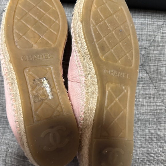 Chanel Espadrilles (serious inquiries).Lightly worn-in pristine condition - Picture 2 of 6